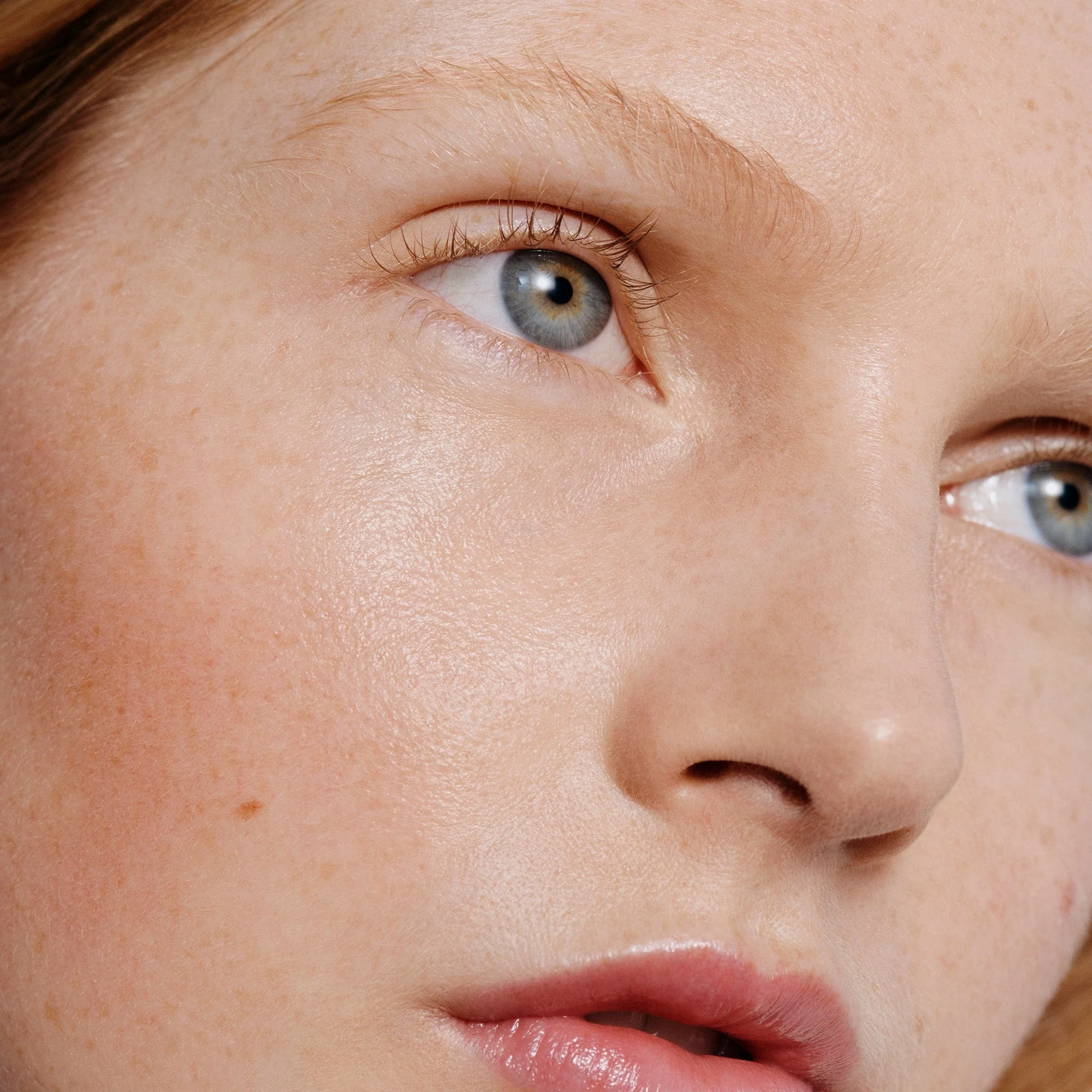 Skin Clarity Gentle Exfoliating Cleanser - Image 3